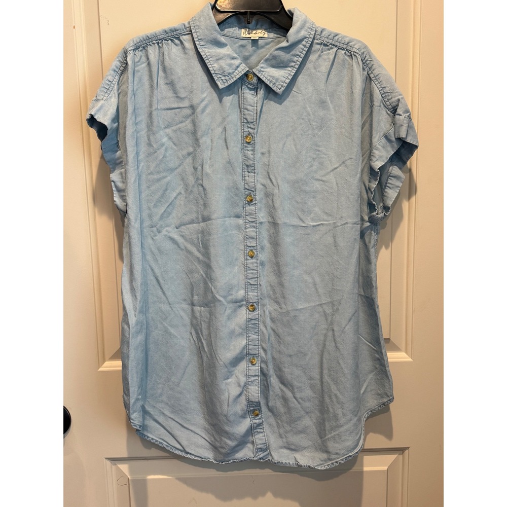 Wonderly Womens 1X Light Wash Lyocell Button Down Short Sleeve Chambray Shirt